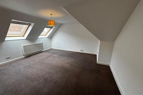 2 bedroom flat to rent, Bargates, Christchurch