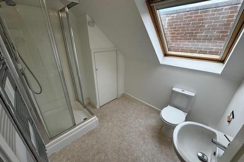 2 bedroom flat to rent, Bargates, Christchurch