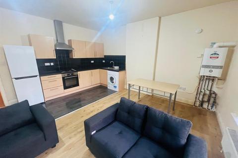 2 bedroom apartment to rent, Kingsway, Manchester