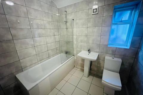 2 bedroom apartment to rent, Kingsway, Manchester