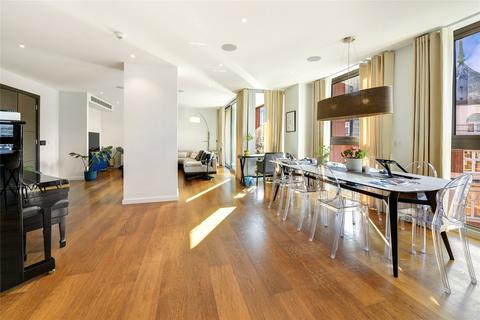 3 bedroom apartment to rent, Wellington House, 70 Buckingham Gate, Westminster, London, SW1E