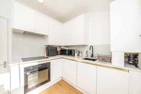 2 bedroom flat for sale, Bovill Road, London SE23