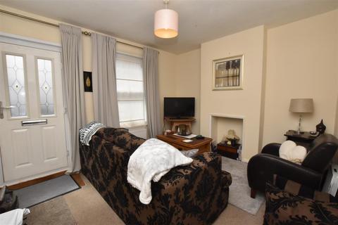 2 bedroom terraced house to rent, Gosbrook Road