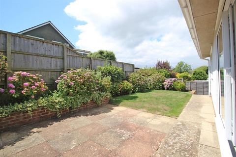 3 bedroom detached bungalow for sale, Verwood Drive, Binstead  CHAIN FREE