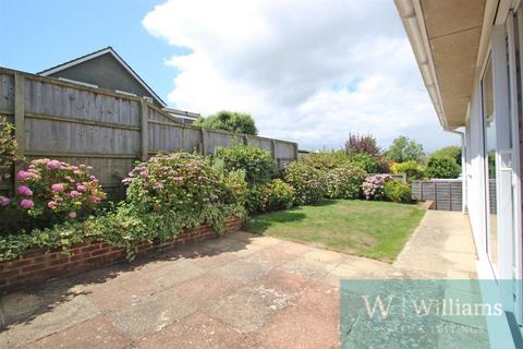 3 bedroom detached bungalow for sale, Verwood Drive, Binstead  CHAIN FREE