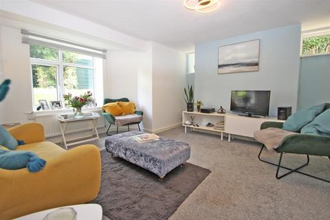 2 bedroom flat for sale, Wellwood Glade, Ryde