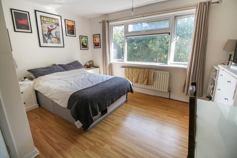 2 bedroom apartment to rent, Chingford Road, London