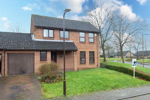 3 bedroom detached house to rent, Booker Avenue, Bradwell Common