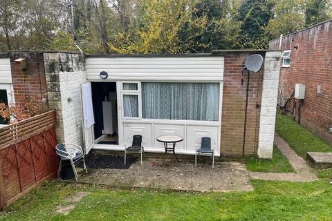 2 bedroom terraced house to rent, Gurnard Pines, Cockleton Lane, Cowes, Isle Of Wight, PO31