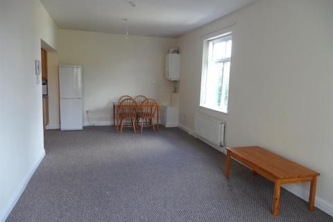 2 bedroom flat to rent, Lowfield Road, Stockport SK2