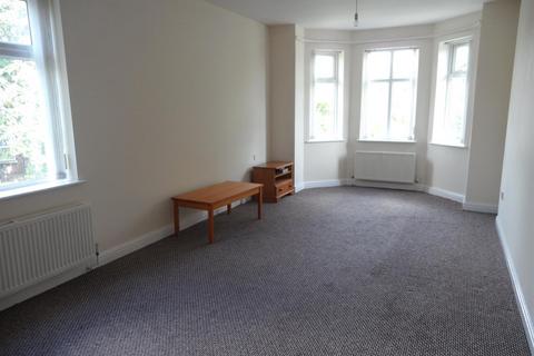 2 bedroom flat to rent, Lowfield Road, Stockport SK2