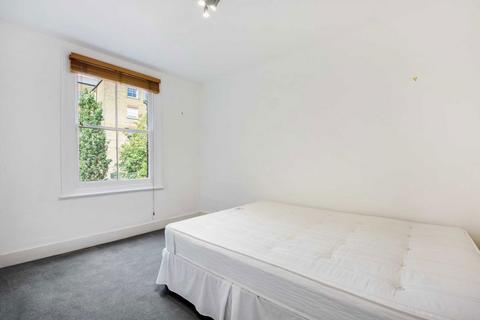 2 bedroom flat to rent, Warriner Gardens, London SW11