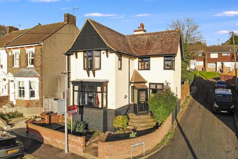 3 bedroom detached house for sale, Goddington Road, Rochester ME2