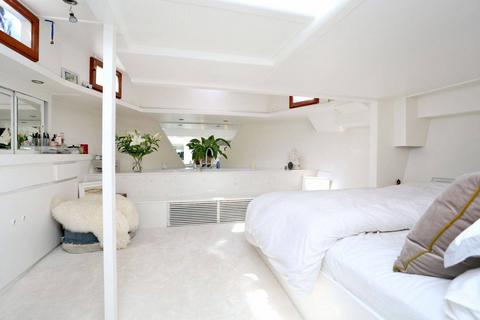 2 bedroom houseboat for sale, Imperial Wharf Marina, Imperial Wharf, London, SW6