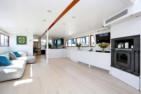 2 bedroom houseboat for sale, Imperial Wharf Marina, Imperial Wharf, London, SW6