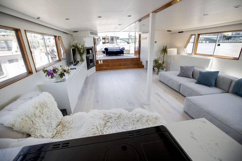 2 bedroom houseboat for sale, Imperial Wharf Marina, Imperial Wharf, London, SW6