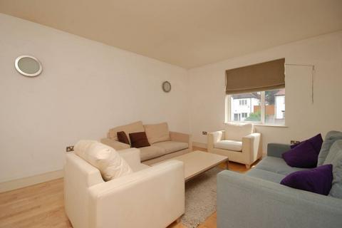 3 bedroom maisonette for sale, Finchley Road, Golders Green, London, NW11