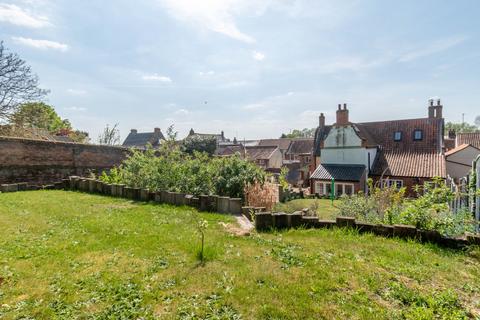 5 bedroom character property for sale, Oak Street, Fakenham, NR21