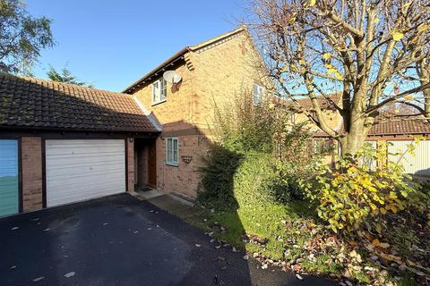 3 bedroom link detached house for sale, Walnut Road, Bottesford