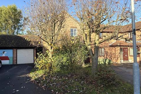 3 bedroom link detached house for sale, Walnut Road, Bottesford