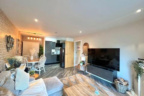 2 bedroom apartment for sale, Gatehouse Court, Barnsley Road, Dodworth, S75 3LT