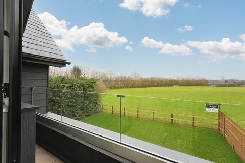 4 bedroom detached house for sale, Kingsoak, Hitchin, SG4