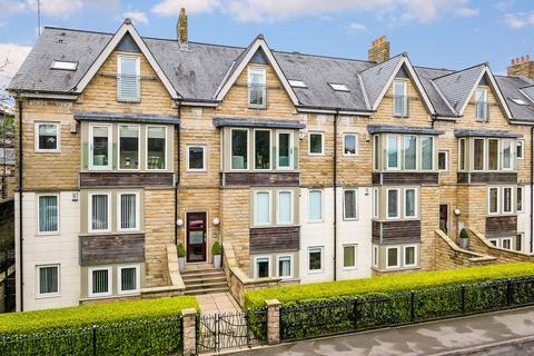 3 bedroom flat for sale, Queen Parade, The Gables, HG1