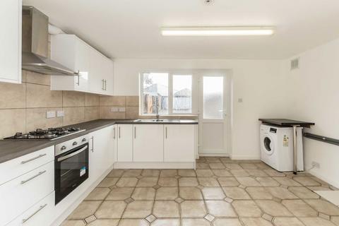 3 bedroom house to rent, Hampton Road West, Feltham TW13