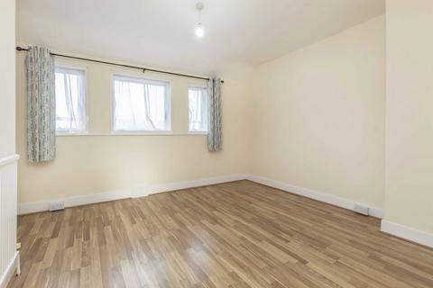 3 bedroom house to rent, Hampton Road West, Feltham TW13