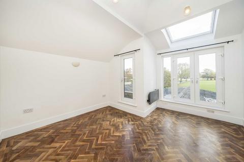 2 bedroom flat to rent, Cricket Lane, Hampton TW12