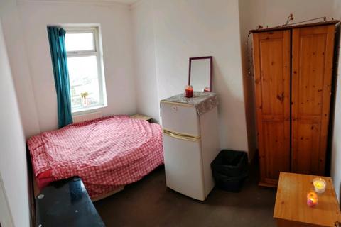 1 bedroom in a house share to rent, 22 Farr Street, Farr Street, Bristol BS11