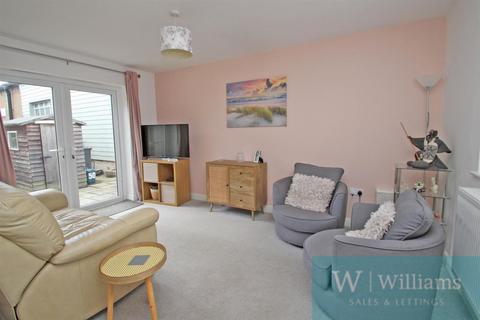 2 bedroom semi-detached house for sale, High Street., Wootton Bridge, Ryde