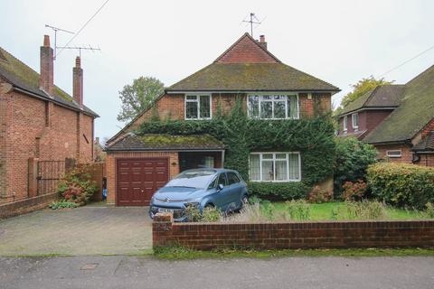 3 bedroom detached house for sale, London Road, Wokingham, RG40