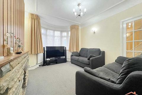 4 bedroom semi-detached house for sale, Kenmore Avenue, Harrow