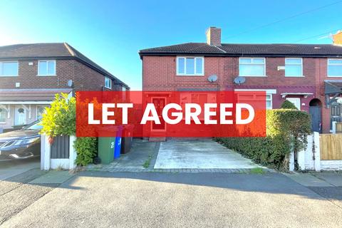 2 bedroom end of terrace house to rent, Clough Road, Droylsden M43