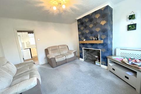 2 bedroom end of terrace house to rent, Clough Road, Droylsden M43