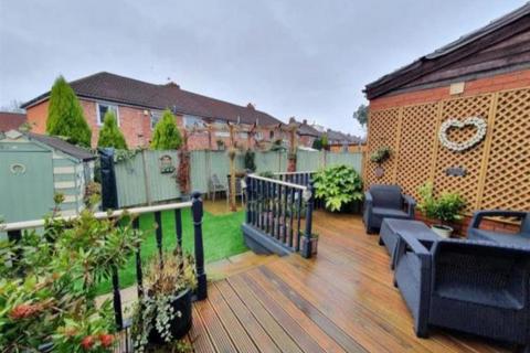 2 bedroom end of terrace house to rent, Clough Road, Droylsden M43