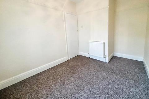 2 bedroom terraced house to rent, Whitwell Crescent, Stocksbridge, Sheffield, S36 1GD