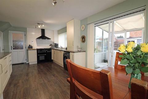 3 bedroom detached house for sale, Sycamore Grove, Warwick