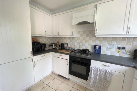 3 bedroom terraced house to rent, Turgis Road, Fleet GU51