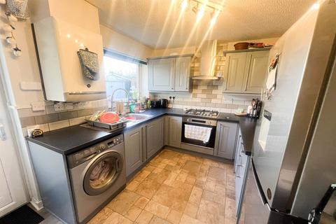 2 bedroom semi-detached house to rent, Tyne View Place, Gateshead