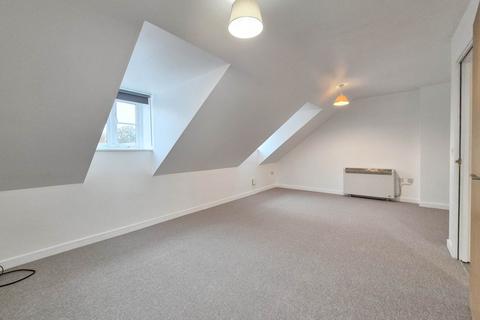 2 bedroom penthouse to rent, Felixstowe Road, Ipswich