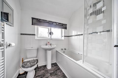 2 bedroom semi-detached house for sale, Banbury,  Oxfordshire,  OX16