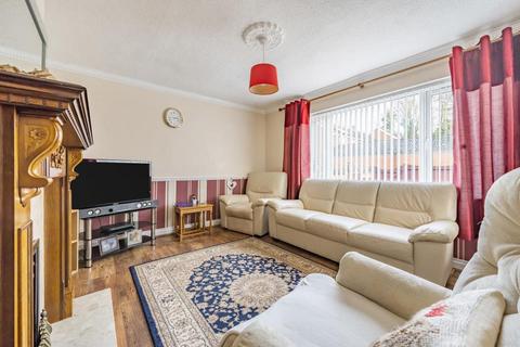 2 bedroom semi-detached house for sale, Banbury,  Oxfordshire,  OX16