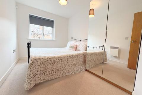 2 bedroom apartment to rent, New Crane Street, Cheshire CH1