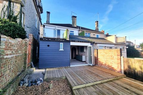 3 bedroom semi-detached house for sale, High Street, Gorleston