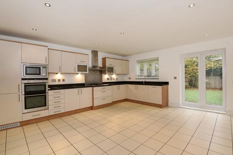 4 bedroom terraced house to rent, Goodacre Close, Weybridge, Surrey, KT13