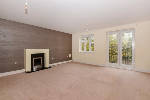 4 bedroom terraced house to rent, Goodacre Close, Weybridge, Surrey, KT13