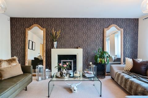 4 bedroom terraced house to rent, Goodacre Close, Weybridge, KT13