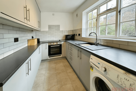 4 bedroom coach house to rent, Matlock Court (25/26), Nottingham NG1